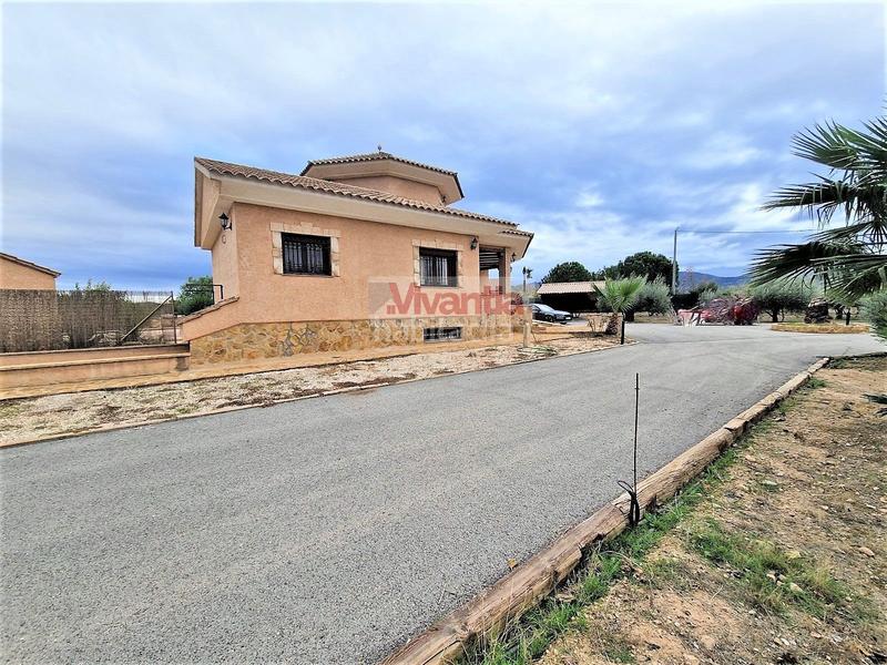 Foto d28de118-9af3-465a-8a60-10a4f23e1447. Chalet with parking pool in Aguaderas Lorca