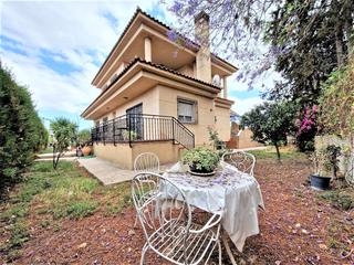 Xalet a Sutullena. Chalet - calle magnolias -alamedas