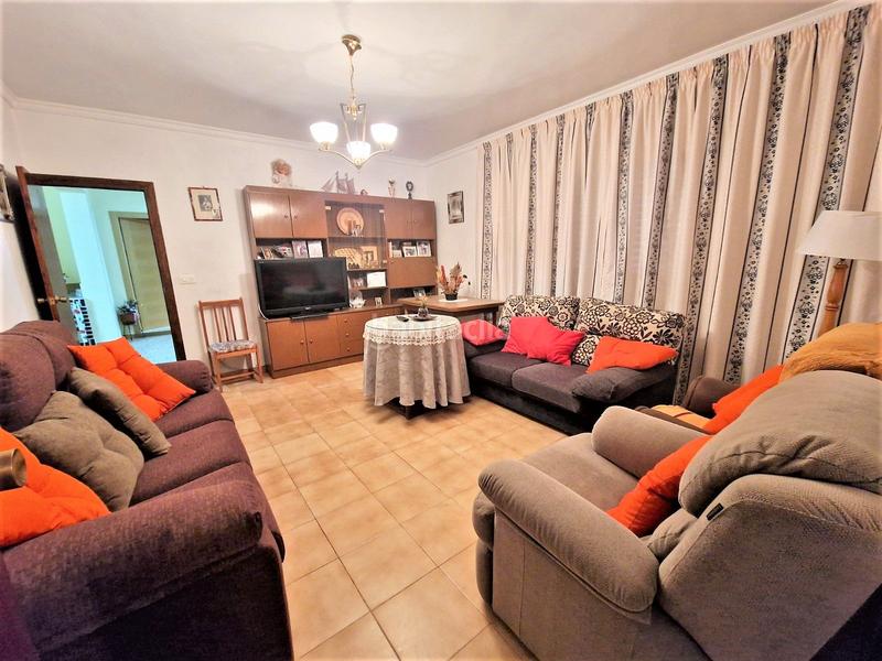 Foto 056399f0-0042-42b2-aadc-32dce8b7d4f9. Xalet amb aparcament piscina a Marchena Lorca