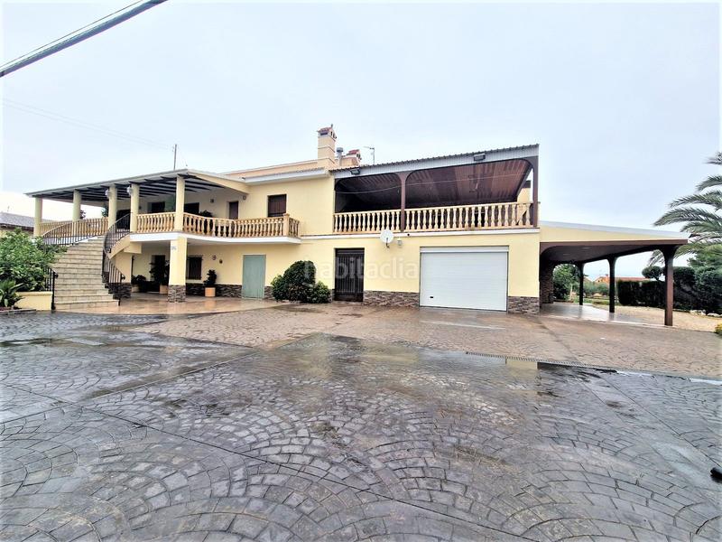 Foto 1cd33f65-745f-44c8-bc36-63c621245ea6. Xalet amb aparcament piscina a Marchena Lorca