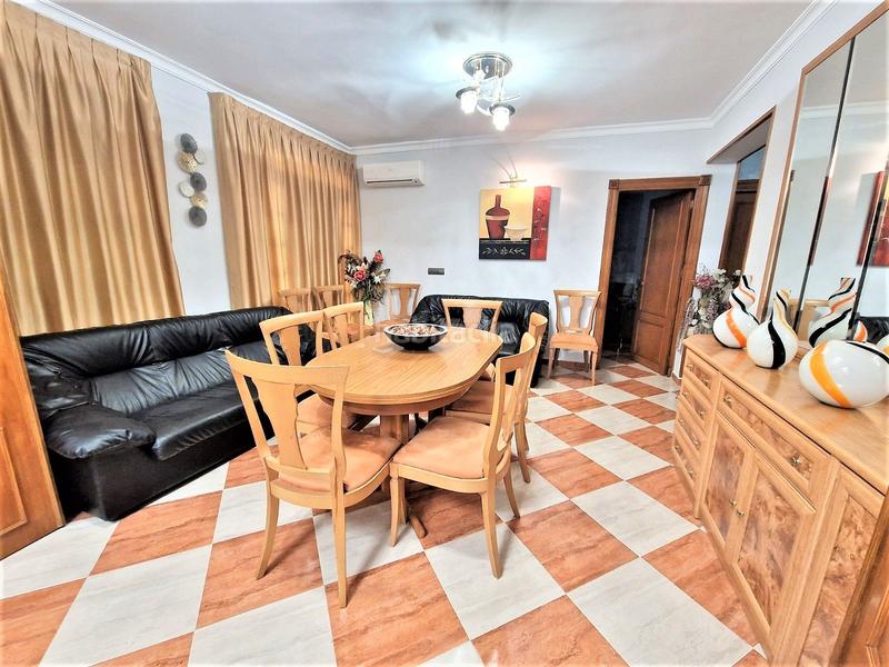 Foto 41268233-834d-4fda-a868-dfc7c98a1160. Xalet amb aparcament piscina a Marchena Lorca