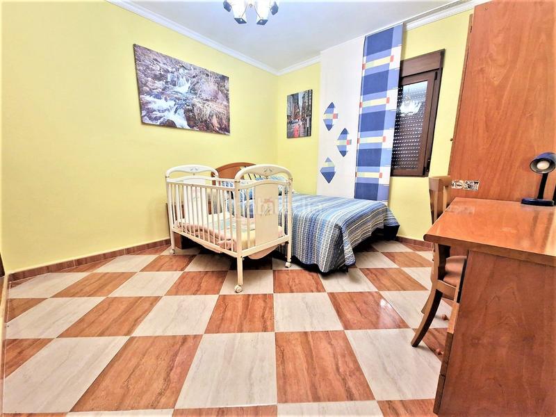 Foto 4c2d047d-a05f-49d6-9e7c-1abb05461145. Xalet amb aparcament piscina a Marchena Lorca