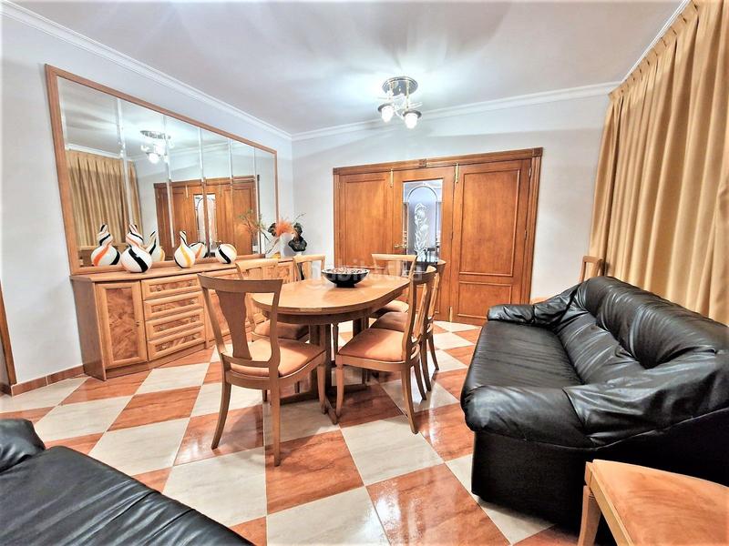 Foto a474b674-d37d-42fd-9a8c-6684e5f11b75. Xalet amb aparcament piscina a Marchena Lorca