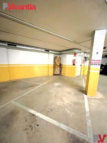 Foto 0aa86545-9e3b-43b9-83cd-98a1e8165fab. Parking voiture dans San José Lorca