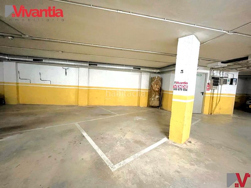 Foto 7a02fa46-d81d-46af-a1f4-c9cba3c189e3. Parking voiture dans San José Lorca