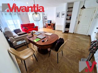 Etagenwohnung in San Mateo. Precioso