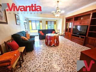 Semi detached house in Santa Quiteria - Virgen de las Huertas. Casa ideal para familias