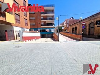 Aparcament cotxe  Avenida juan carlos i. Amplio