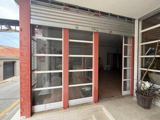 Local Comercial a Carrer de la barrera 12. Local grande calomge