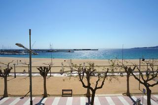 Pas-de-porte Local commercial à Platja Gran. Restaurante en traspaso montado y funcionando al 100 × 100 prime