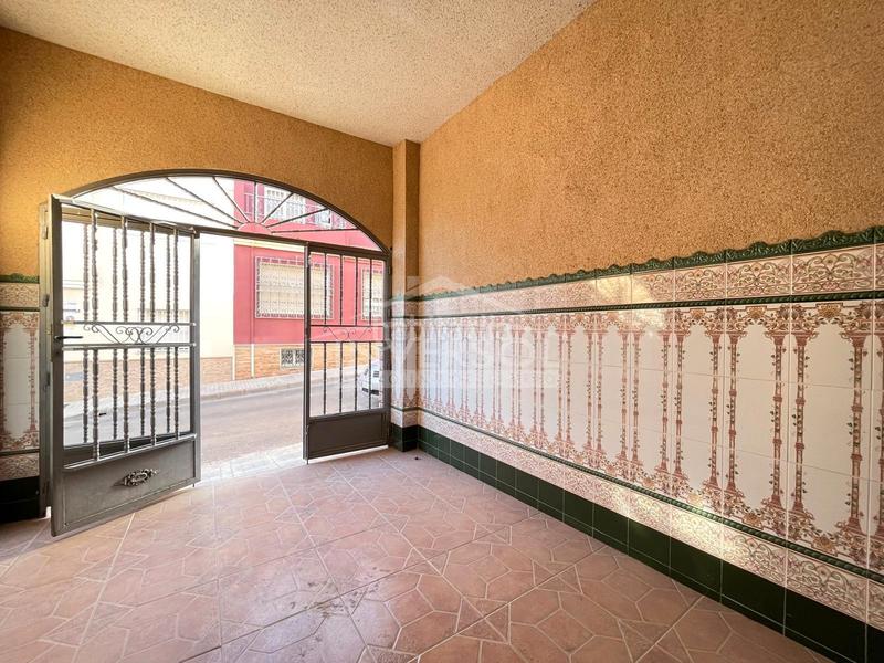 Foto 82163266-f072-43ba-b6c2-026b8508e3a0. Casa adossada a calle almohara 33 a Ejido Sur Ejido (El)