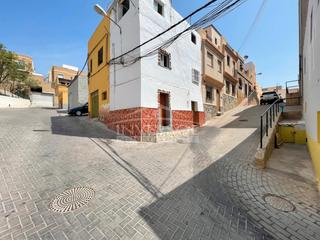 Casa adossada a Calle galeón 3. Casa unifamiliar en adra
