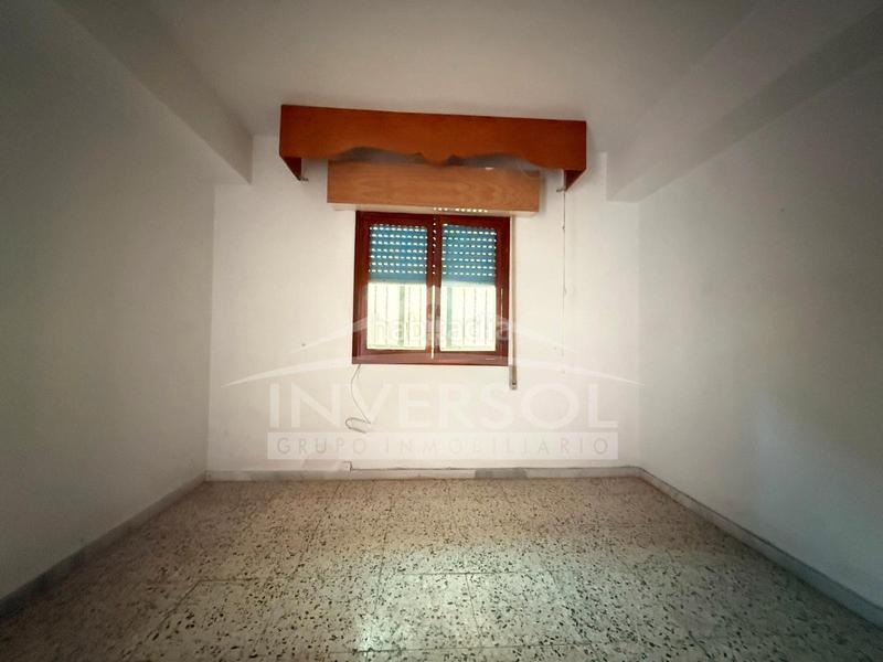 Foto 79f27e30-1ff6-4db7-8eb4-65a1dcebab36. Piso en calle faura 77 piso amplio en Berja