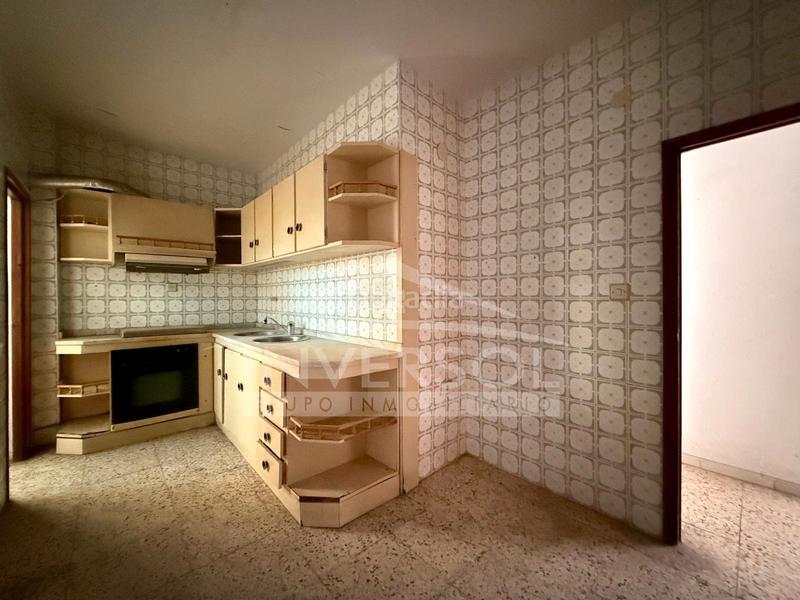 Foto d4389f56-0ab4-4c60-99db-eba21841b79b. Piso en calle faura 77 piso amplio en Berja