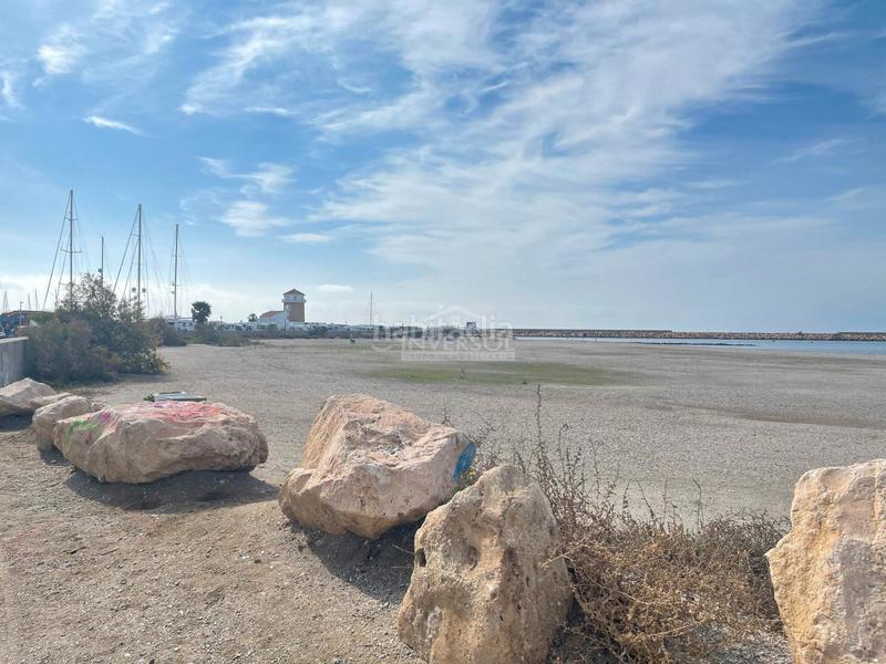 Foto 403e39c7-1e2f-4382-874d-d35a35fee927. Casa a schiera con riscaldamento parcheggio piscina in Ejido (El)