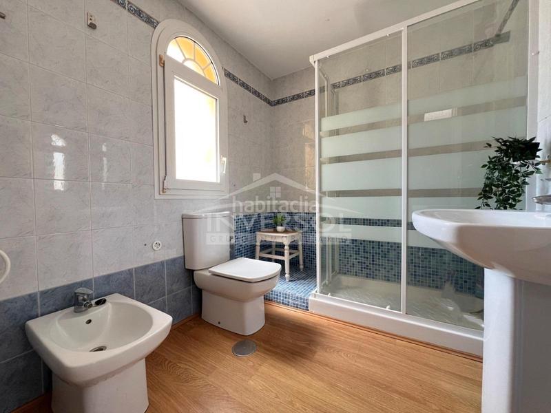 Foto 5476f3a7-7f5e-46a8-b8ef-b469863f8fd7. Casa a schiera con riscaldamento parcheggio piscina in Ejido (El)