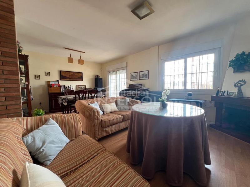 Foto e119ad5d-6eca-492e-b709-86d293b44f47. Casa a schiera con riscaldamento parcheggio piscina in Ejido (El)