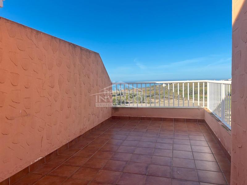 Foto fe5249d9-f52a-4292-b68e-786ca1580e76. Ático en calle salazón 2 ático en primera línea de playa en Ejido (El)