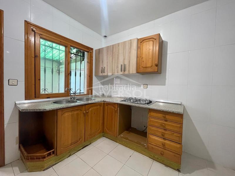 Foto 2daa1a93-53d3-4d92-950b-2ef3bef740de. Casa adosada en calle albanchez 14 vivienda céntrica en Balanegra