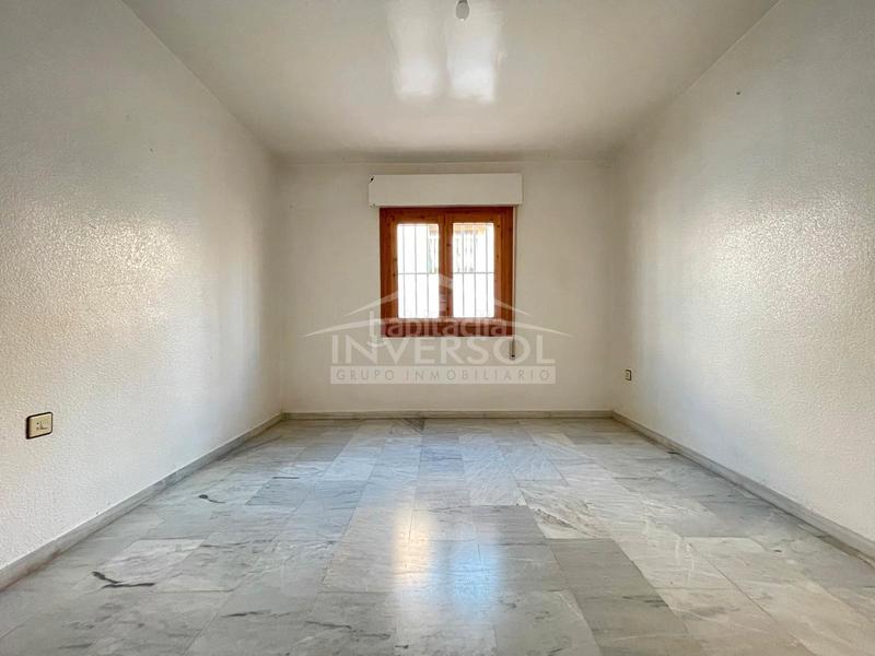 Foto 30c439f6-4929-4008-8c54-db0e8a83fb26. Casa adosada en calle albanchez 14 vivienda céntrica en Balanegra