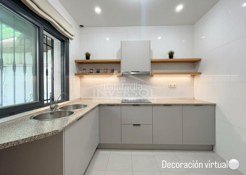 Foto ddcd89e7-a41e-4f77-840a-94cee794e570. Casa adosada en calle albanchez 14 vivienda céntrica en Balanegra