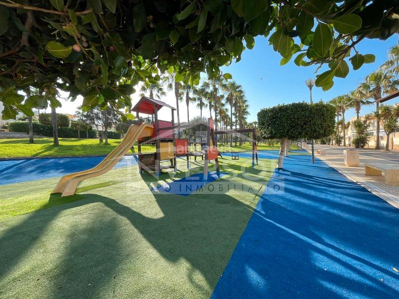 Foto c1a6931f-e261-40cc-a122-83e4b0171389. Attico in calle a glaucio 7 in Almerimar Ejido (El)