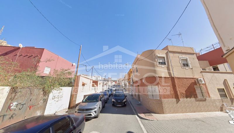Foto a7ca25a3-5101-45f6-a31d-e09824281b6c. Casa a La Chanca - Pescadería Almería