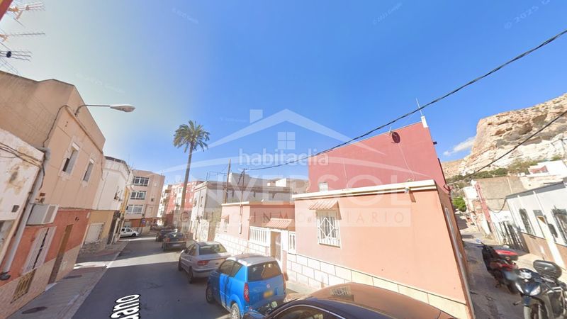 Foto ba2f8d99-60c1-486b-839f-188abe393b68. Casa a La Chanca - Pescadería Almería