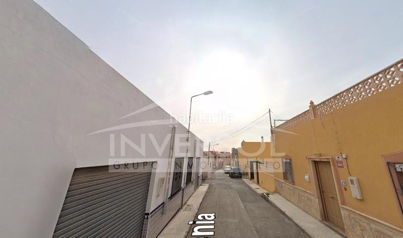 Foto ba6fef83-dd1d-4403-a1de-bba4174ea3a3. Casa amplia casa en cl gardenia, almeria en Costacabana - Loma Cabrera Almería