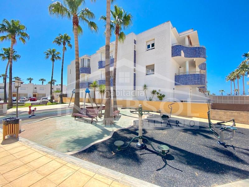 Foto 84a16fd5-4045-4423-a4b1-7f3d9d1f1e49. Casa adosada en calle playas de la ensenada 51 el mar a tus pies, Almerimar en Ejido (El)