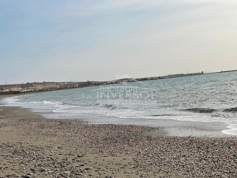 Foto e6a420df-ddee-46ce-a50f-8a253943c937. Casa adosada en calle playas de la ensenada 51 el mar a tus pies, Almerimar en Ejido (El)