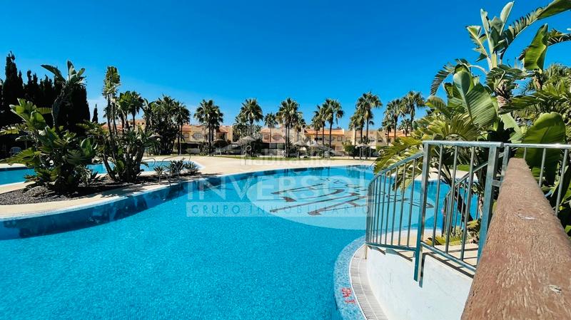 Foto 33b4fed4-c3e0-4e4d-a510-9f45379f8a00. Appartement dans calle a glaucio 15 dans Almerimar Ejido (El)