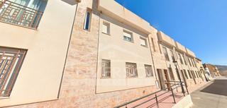 Etagenwohnung  Calle segura. Vivienda de planta baja en cl segura