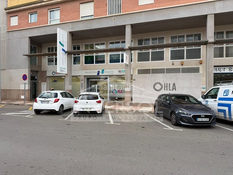 Foto bbd59174-87cf-49af-b665-5faba712bd49. Oficina en calle benito pérez galdós 16 oficina en el parador en Roquetas de Mar