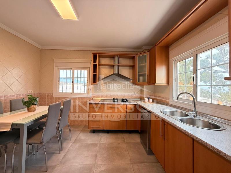 Foto 4c95d35c-af8f-4328-9b27-189c382e3448. Chalet dans calle salazón 2 dans Almerimar Ejido (El)