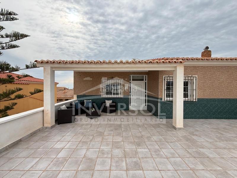 Foto 87484652-08d4-4a08-a594-63165861f479. Chalet dans calle salazón 2 dans Almerimar Ejido (El)