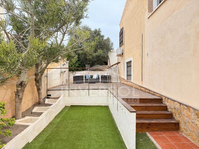 Foto 9dc730bd-50b3-4631-979c-a5eeac337f54. Chalet dans calle salazón 2 dans Almerimar Ejido (El)