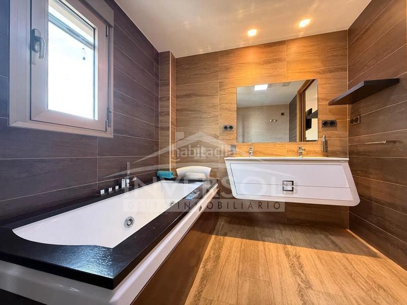 Foto 571d287f-efa2-4bea-8d04-1827e7ce9ca6. Pis a avenida del mediterráneo 13 a Adra