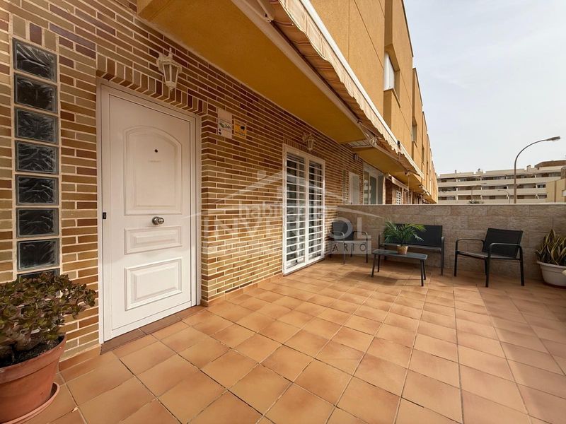 Foto 06ca5606-34b2-41a4-9675-a04196a054da. Casa adossada amb calefacció aparcament piscina a Ejido (El)