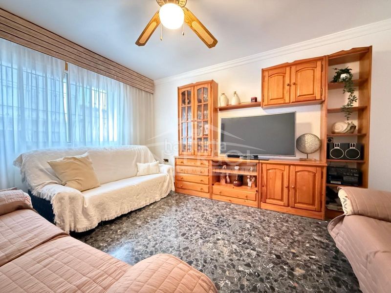 Foto 1113b8c9-b88d-4e3d-8a6b-04e0ca0d90a3. Casa a schiera con parcheggio in Dalías