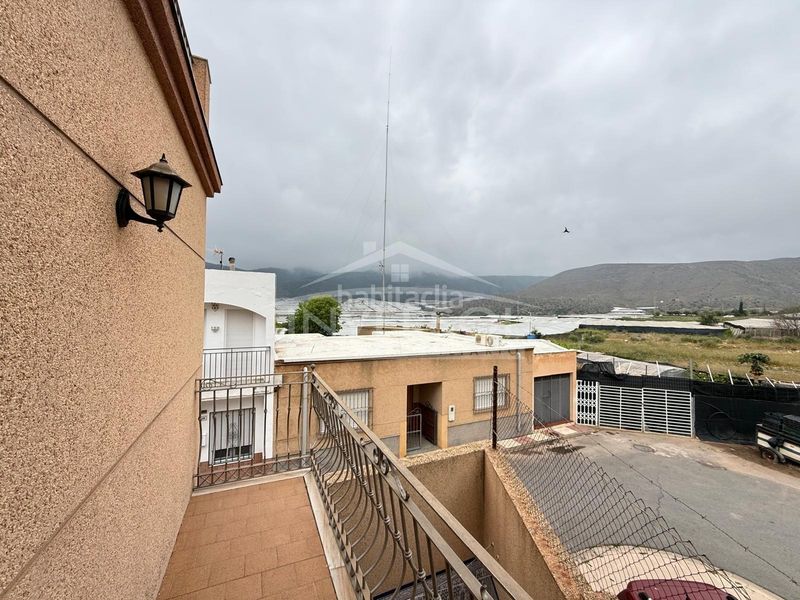 Foto e8ecc992-1680-45e4-82cc-d7ee9bd37a41. Casa a schiera con parcheggio in Dalías