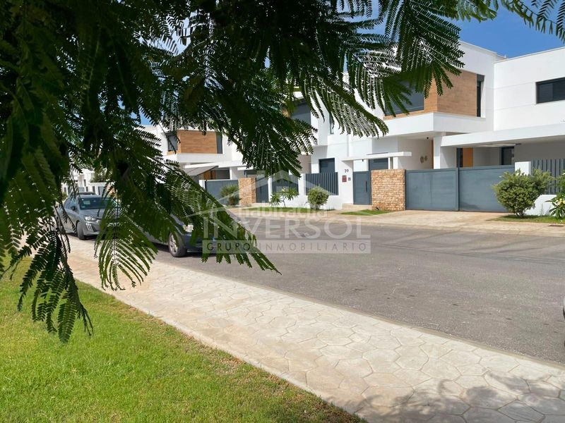 Foto c64a471f-add8-4468-b506-18a2afee74a3. Casa aparellada a calle jabega 47 a Almerimar Ejido (El)
