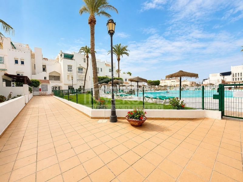 Foto f86169cd-68ae-4731-a282-ee27a2c41668. Flat in Almerimar Ejido (El)