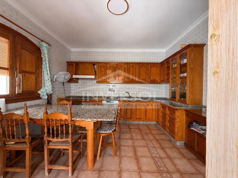 Foto f57ca5c8-8d82-495f-9eff-e29282fc8008. Casa amb calefacció aparcament a Adra