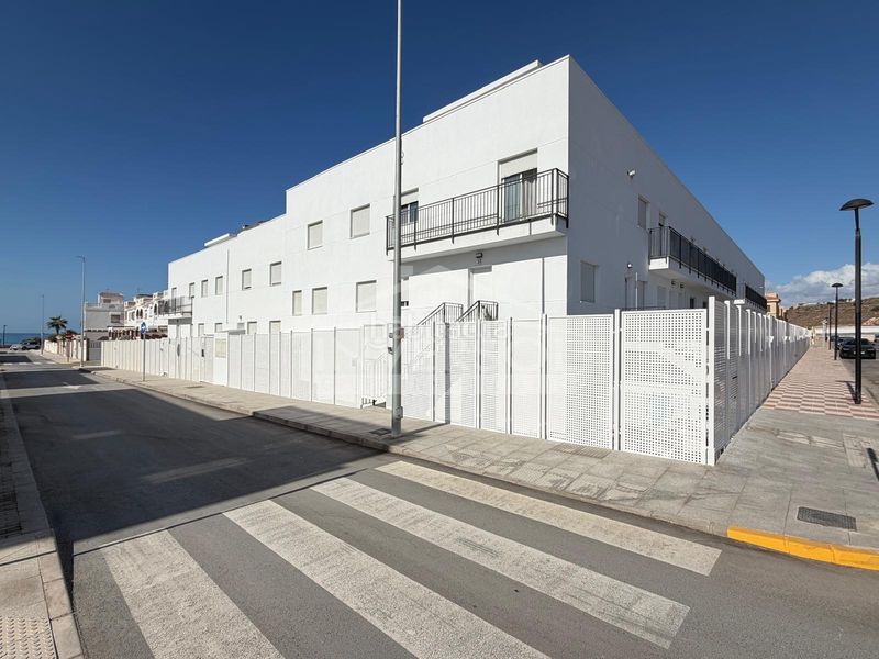 Foto e03f47c1-f235-4f0f-a894-dc892e3db9b7. Alquiler piso alquiler de septiembre a junio en Balanegra