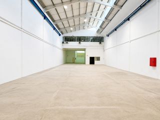 Lloguer Nau industrial a Dreta de l´Eixample. Nave  badalona pomar