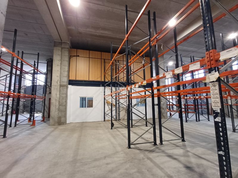 Foto e4d3891a-e6cd-40d5-8ffd-c4d8785718fe. Location bâtiment à usage industriel dans Pla d'en Boet Mataró