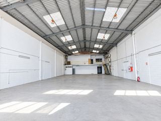 Nau industrial a Canovelles
