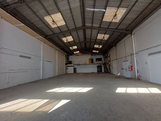 Nau industrial a Canovelles