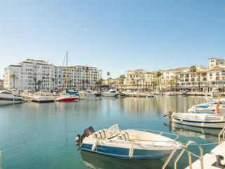 Local Comercial a Alcorrín. Gran oportunidad de inversión en el puerto de la duquesa!